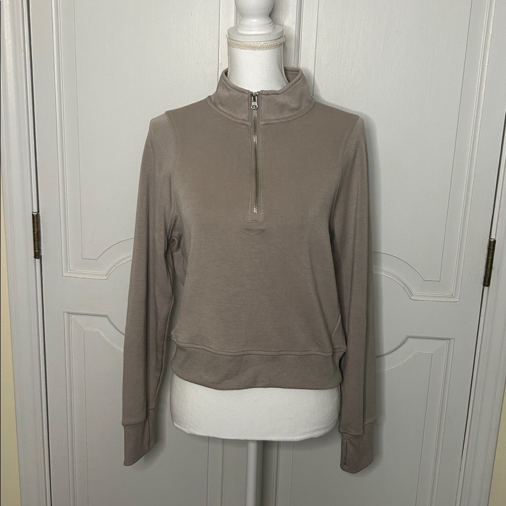 New Quarter-Zip Workout Top (M)